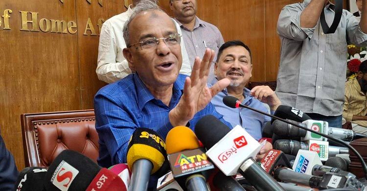 ধ্বংসাত্মক আন্দোলন-সমাবেশে উসকানিদাতাদের গ্রেফতার করা হবে : স্বরাষ্ট্র উপদেষ্টা